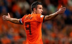 开云官方网站-莱万坚定留守巴萨，矢志重夺主力席位