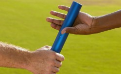 开云体育运营团队|主动发声，琼斯恐被交易！湖人没机会，筹码曝光，佩林卡真给不起