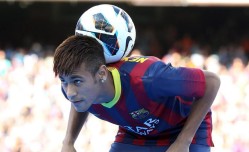 开云赛事集团|英超变天！阿森纳终结连亚噩梦紧追榜首，曼城开年低迷陷后程乏力魔咒？