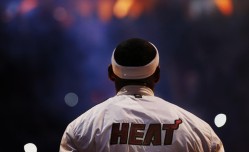 开云直播中心|罗马诺揭秘，贝尔纳多·席尔瓦或自由身告别曼城，沙特与美职联高薪攻势引爆足坛